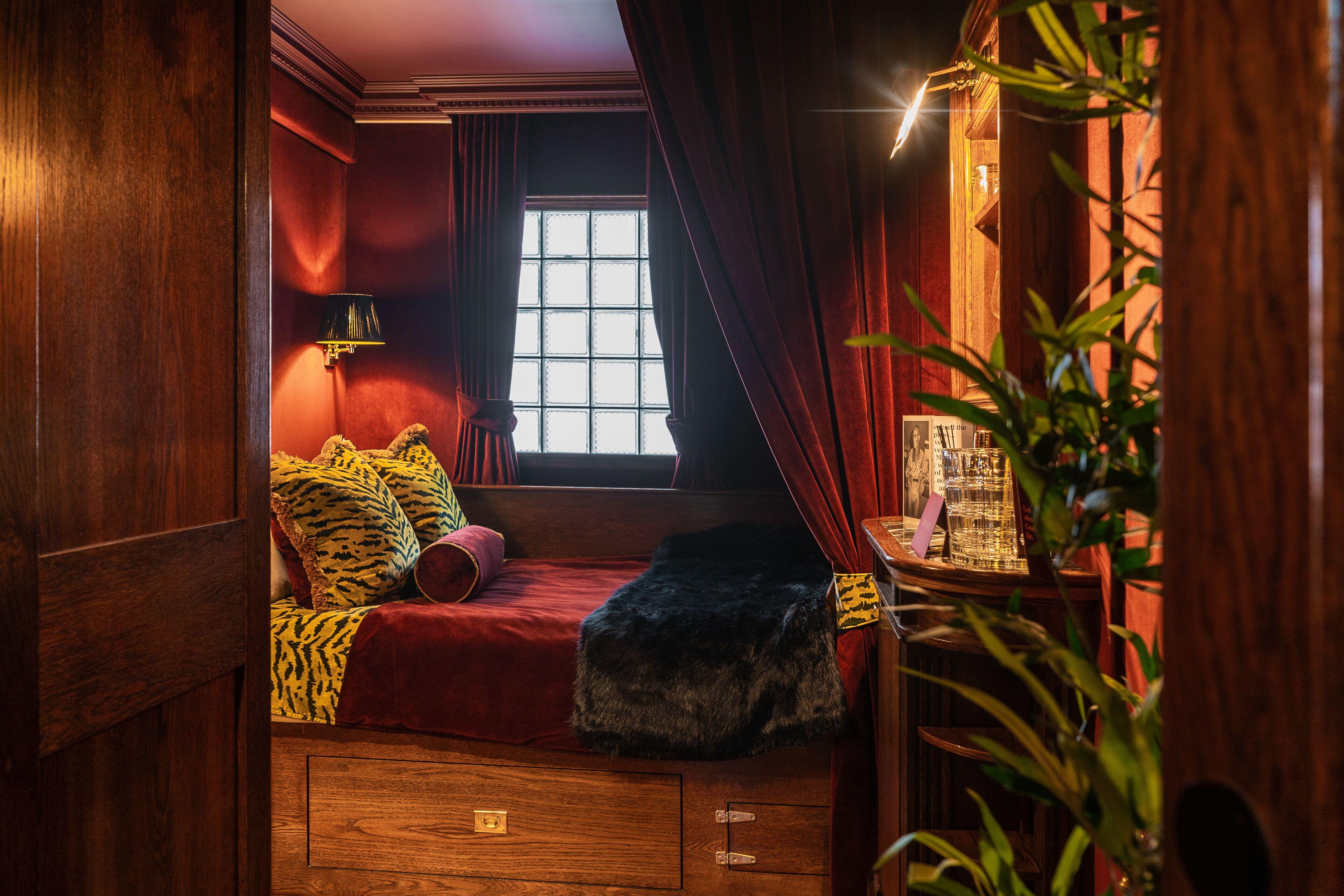 House Of Gods Royal Mile — Foto’s 2